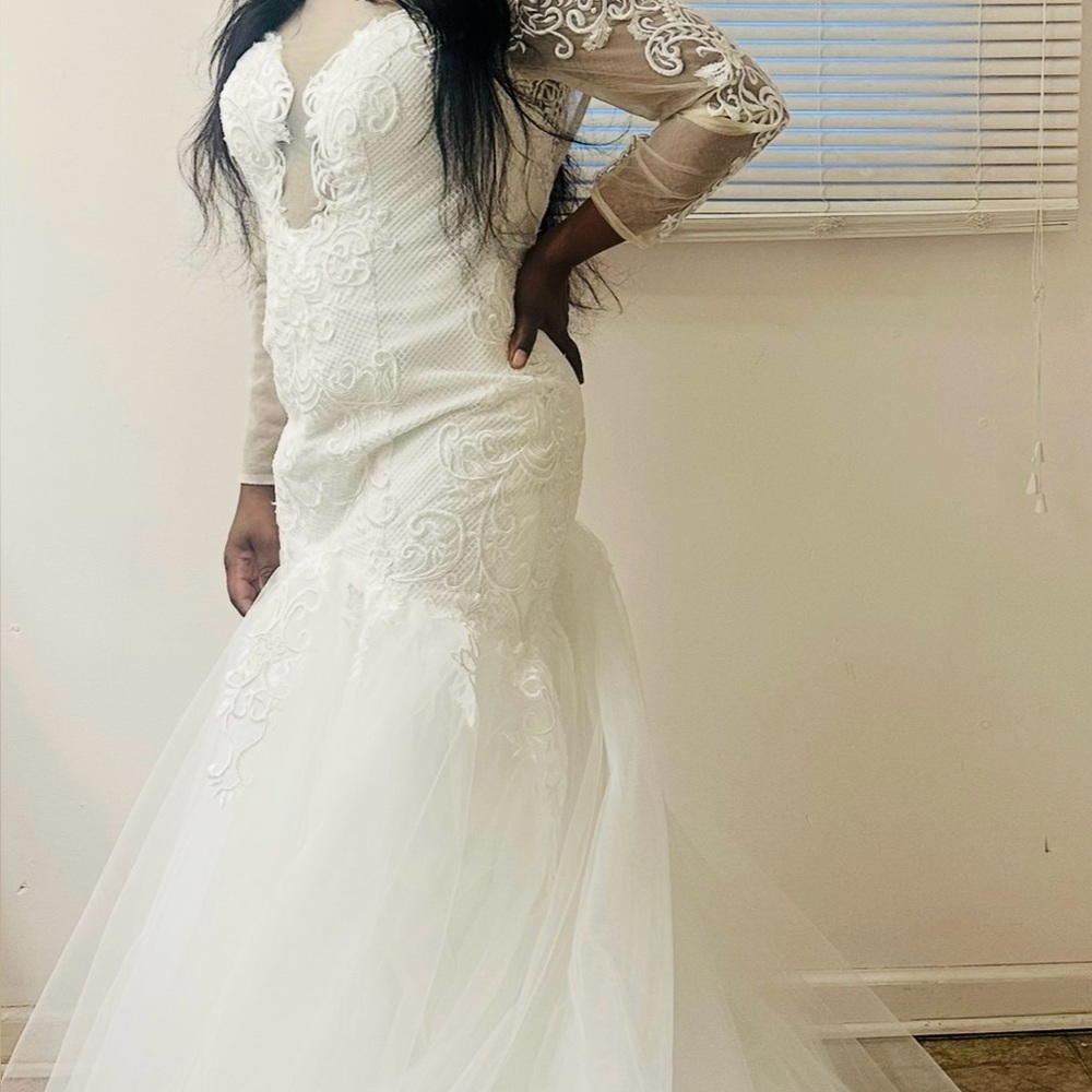 Elegant White Lace Wedding Dress